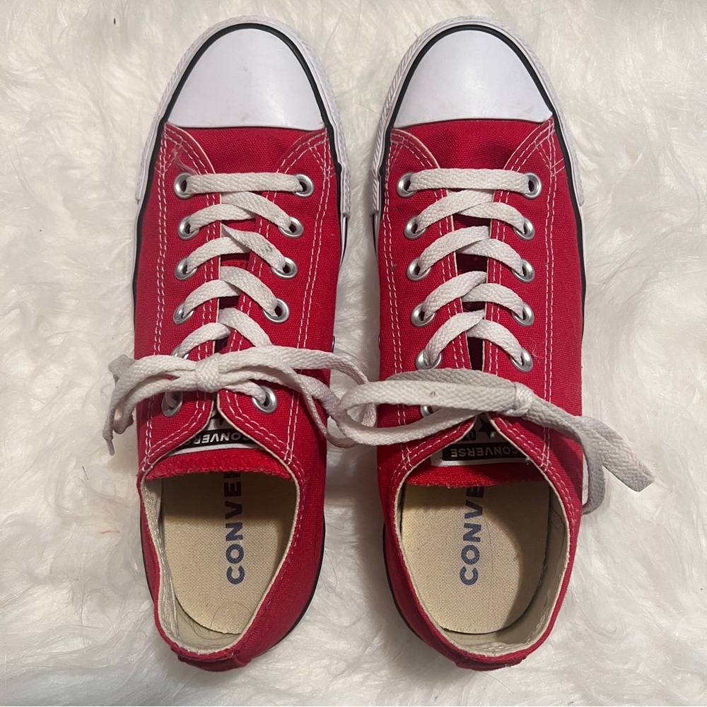 SIZE WOMENS 9 CLASSIC ALL STAR RED CONVERSE.